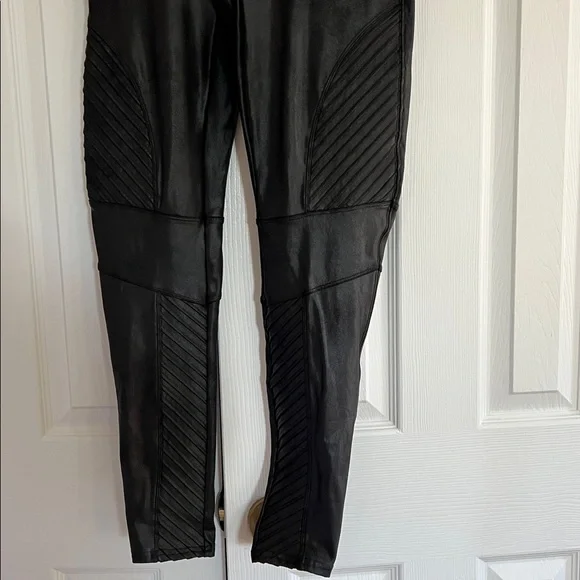 Spanx Faux Leather Moto Leggings in Black Size XL - Picture 7 of 17